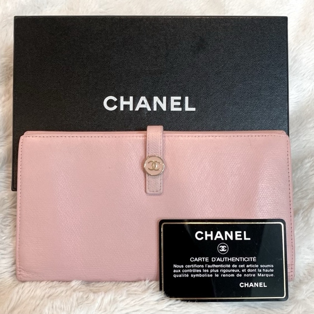 CHANEL Baby Pink Wallet